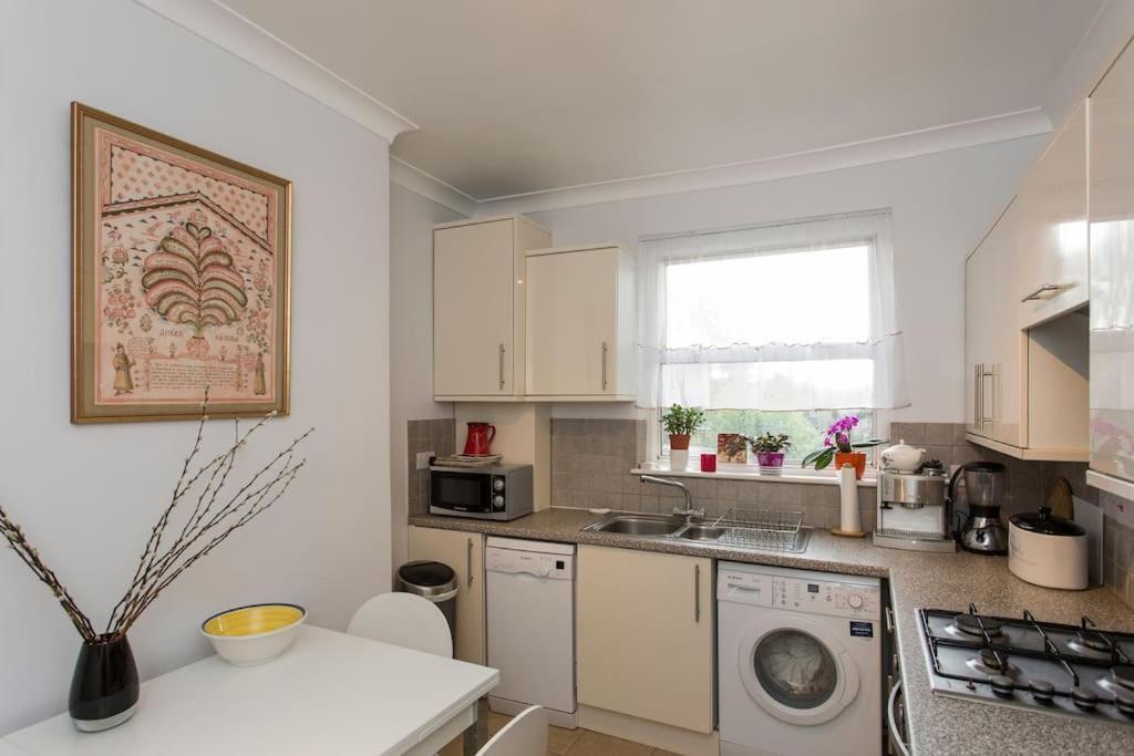 2 Bed Room Flat Near Westfield, West Londres Exterior foto